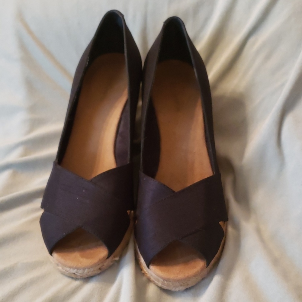 G.H. Bass black wedge shoes 9 1/2"